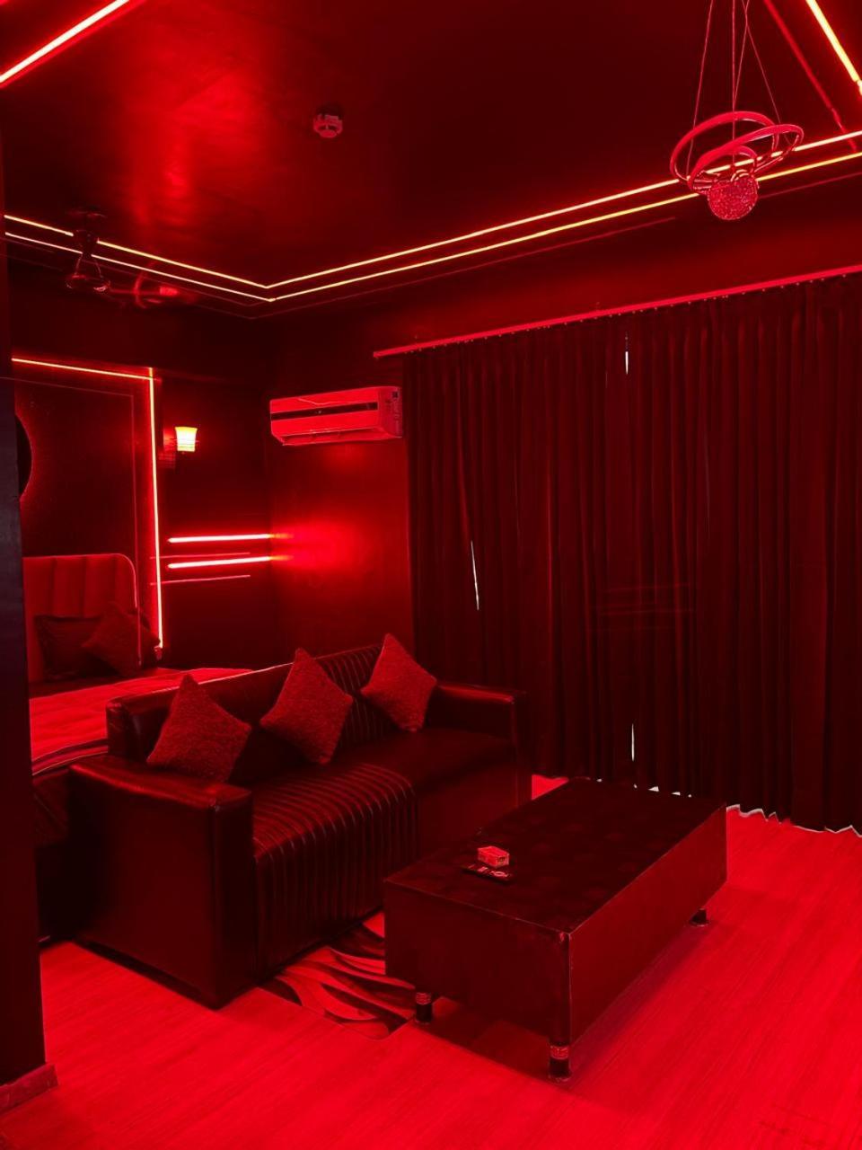 Dolphin Inn & Suites Manhattan Lakhnau Kültér fotó